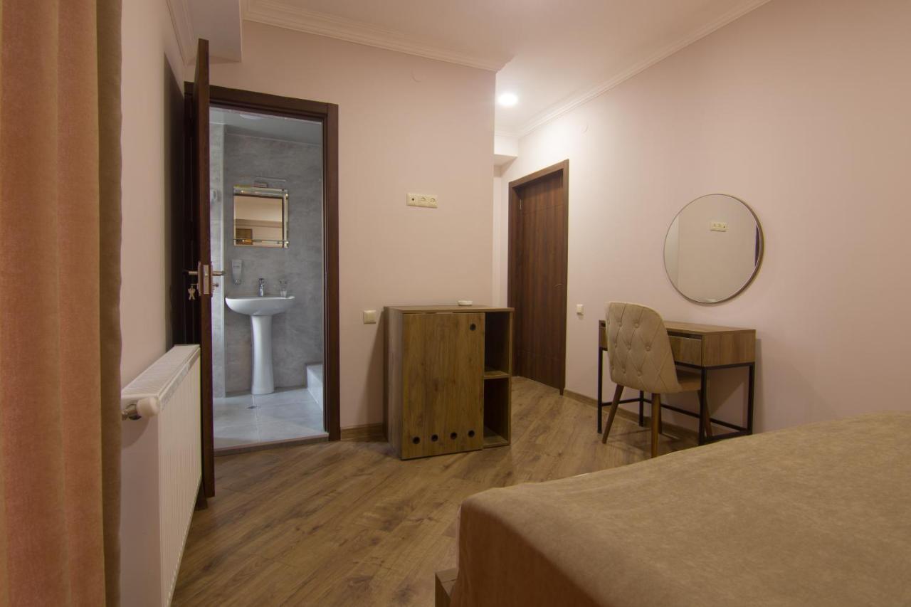 Lileo Inn Hotel Mestia Exterior photo